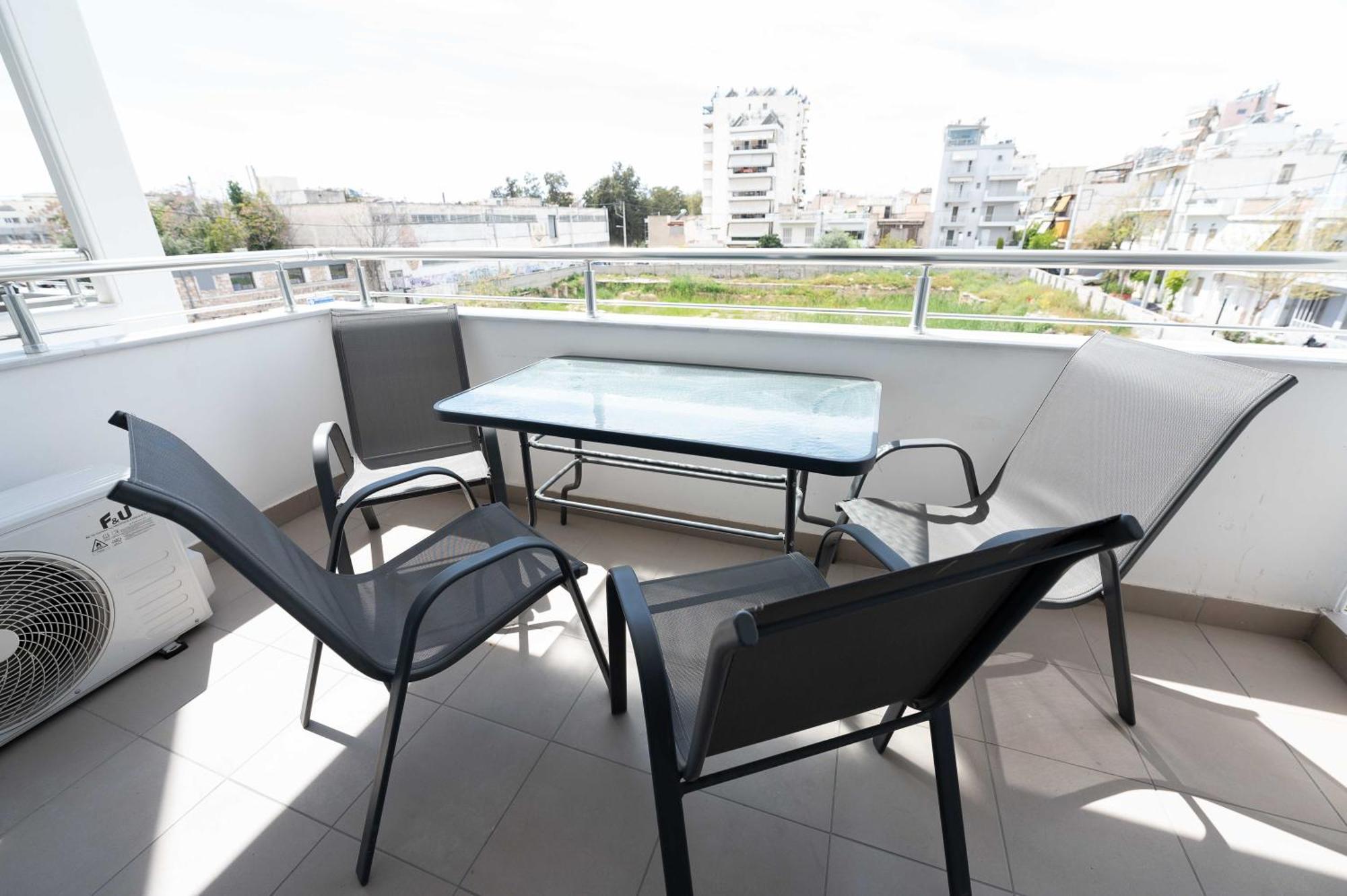 Modern Spacious Apartment Located In بيرايوس المظهر الخارجي الصورة